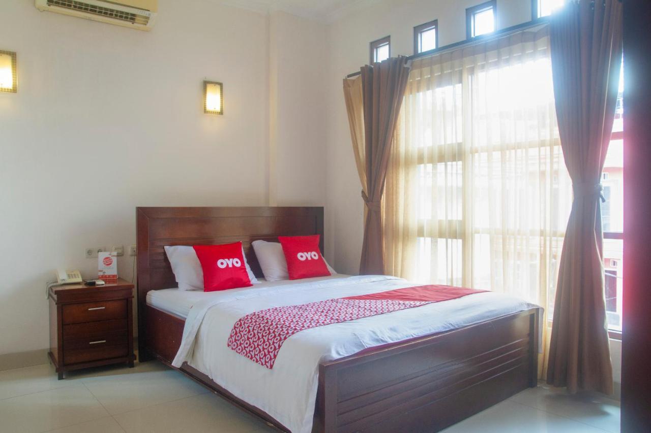 Oyo 3894 Karunia Muslim Syariah Hotel Jakarta Buitenkant foto