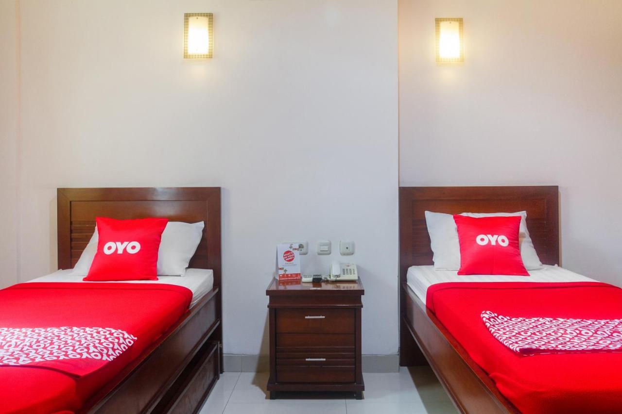 Oyo 3894 Karunia Muslim Syariah Hotel Jakarta Buitenkant foto