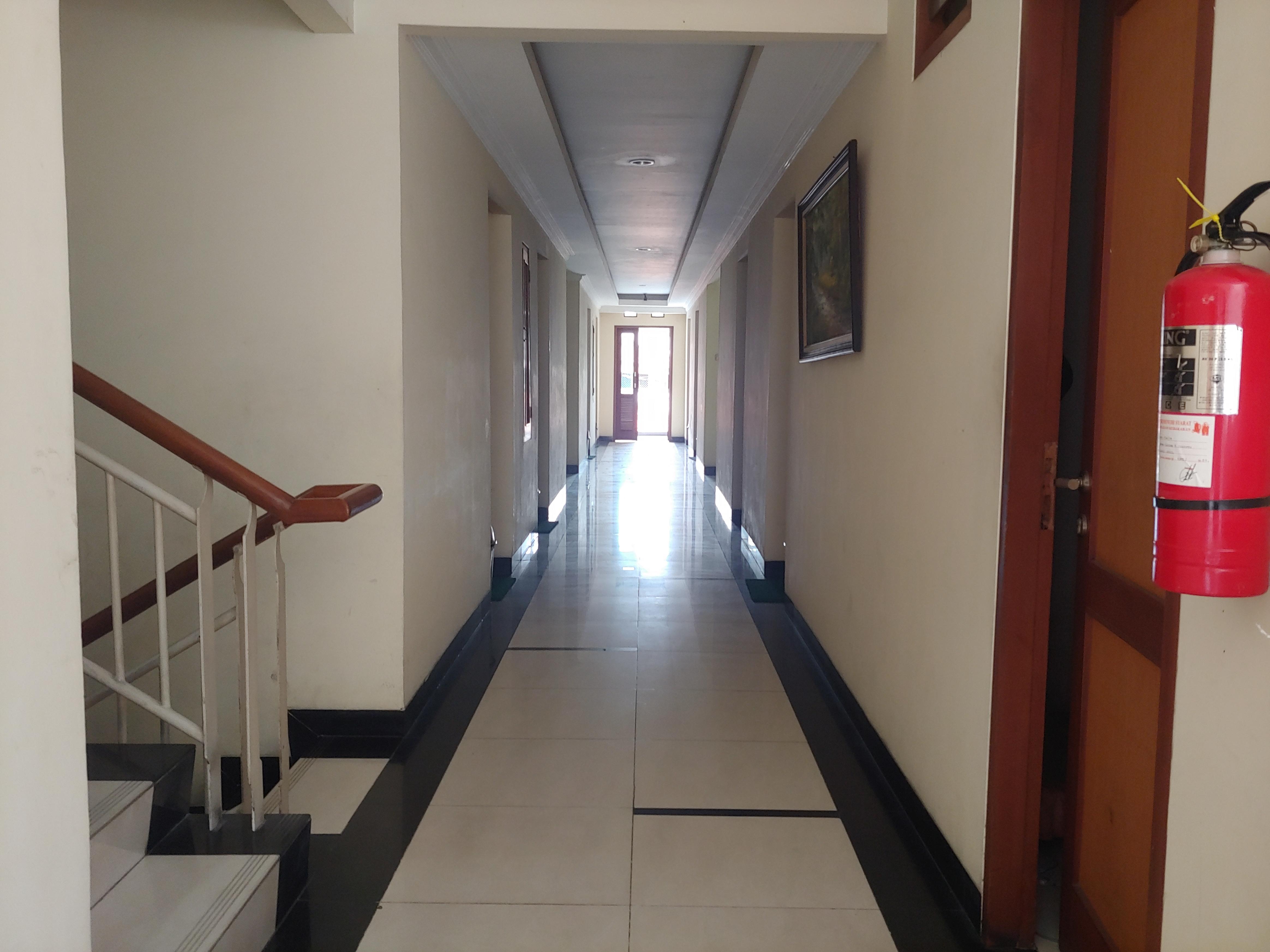 Oyo 3894 Karunia Muslim Syariah Hotel Jakarta Buitenkant foto
